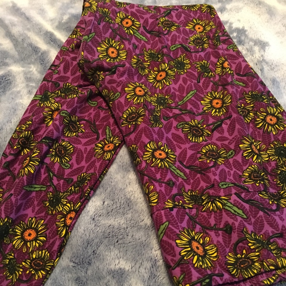 Tall and curvy LuLaRoe leggings